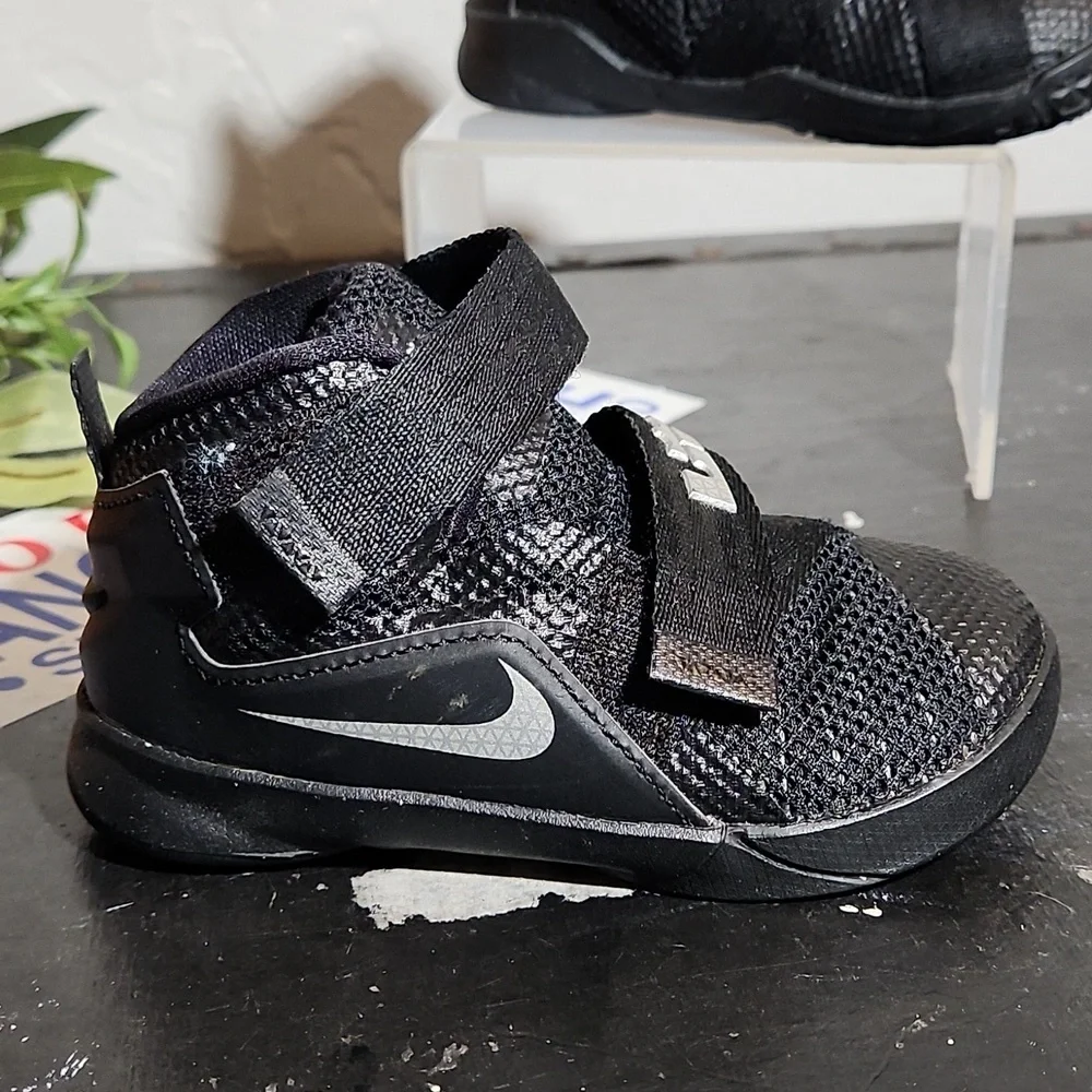 NIKE LeBron Soldier Black 6C
